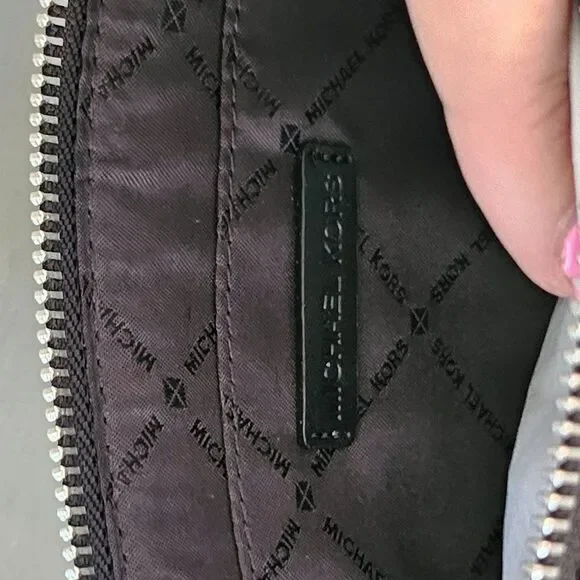 Michael Kors Women's Jet Set Travel MK Logo Print Handbag Purse For Women - Picture 9 of 11